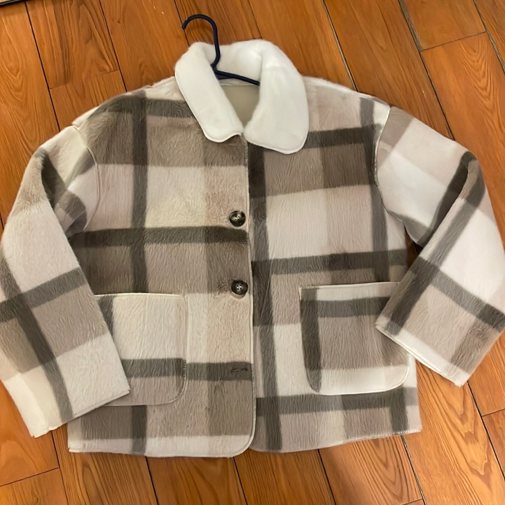 Fuzzy light jacket size s